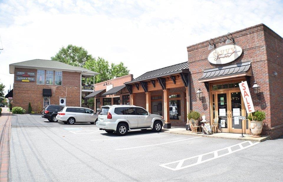 Emerson Woods in Roswell, GA Prices, Plans, Availability