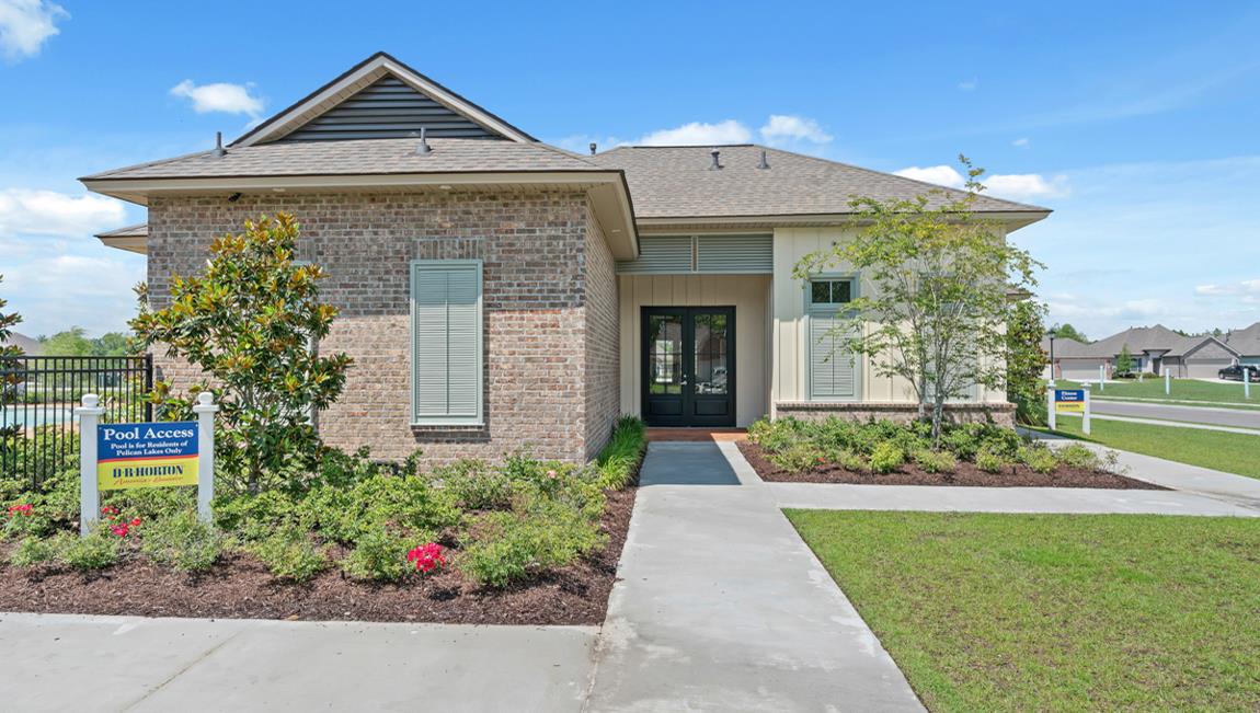 Pelican Lakes in Baton Rouge, LA Prices, Plans, Availability