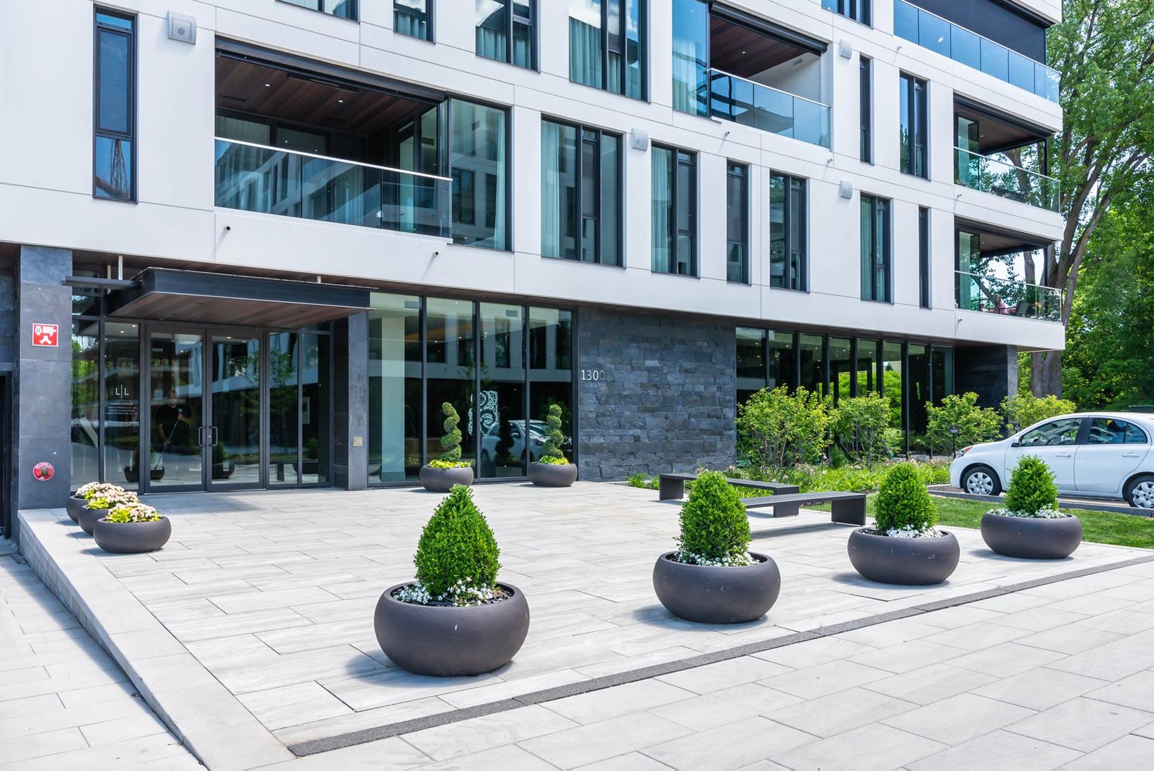 Condos LavalsurleLac in Laval, QC Prices, Plans, Availability