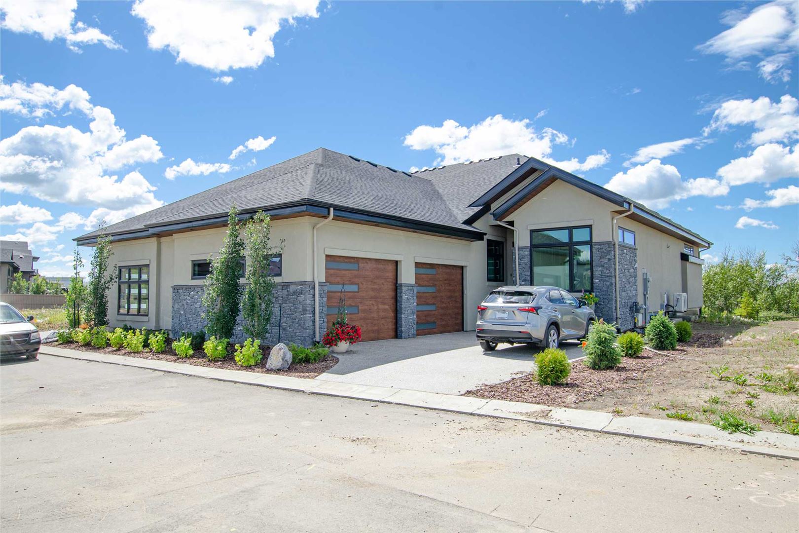 Larch 12 Bungalow Villas in Edmonton, AB Prices, Plans, Availability